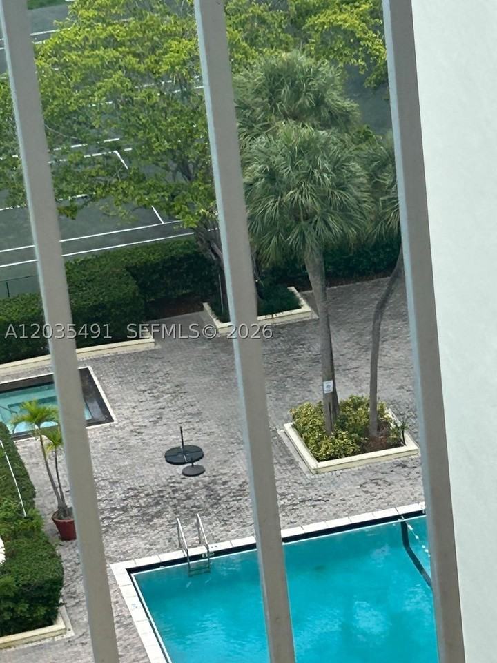 11111 Biscayne Blvd #11 - Photo 4 of 18
