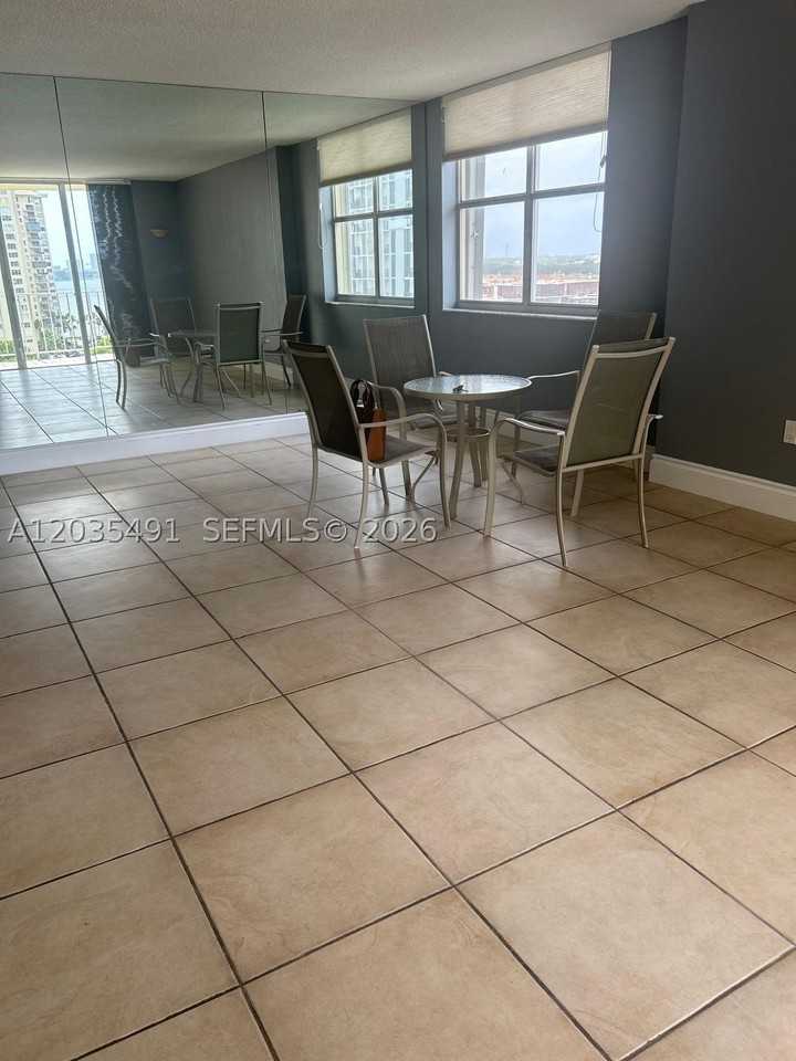 11111 Biscayne Blvd #11 - Photo 7 of 18