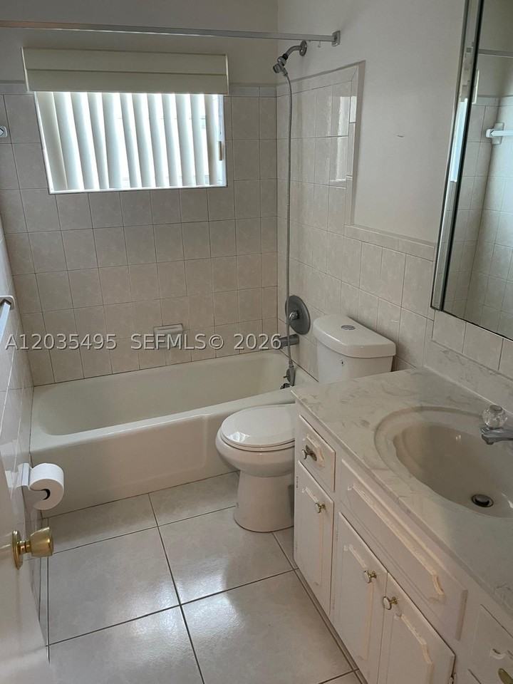 4808 Ne 25th Ave #1-2 - Photo 7 of 8