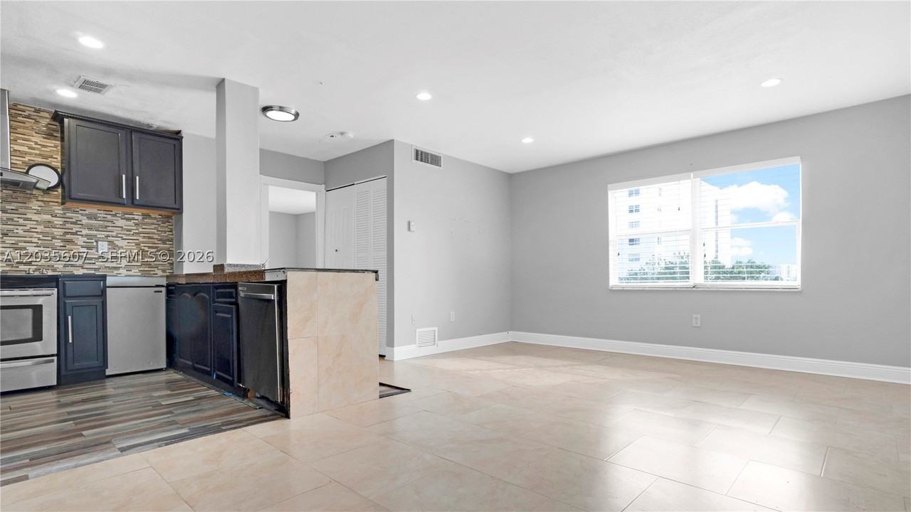 7925 Carlyle Ave #403 - Photo 2 of 27