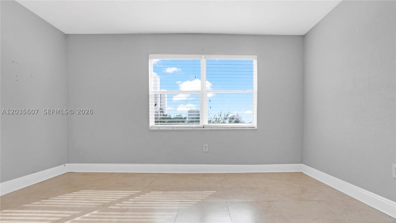 7925 Carlyle Ave #403 - Photo 6 of 27