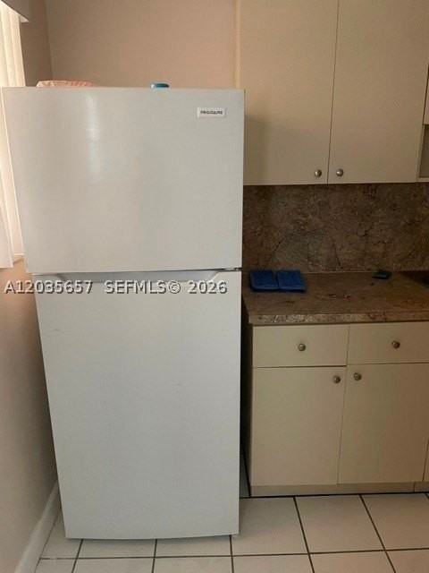 2751 Nw 46th St #11 - Photo 3 of 4
