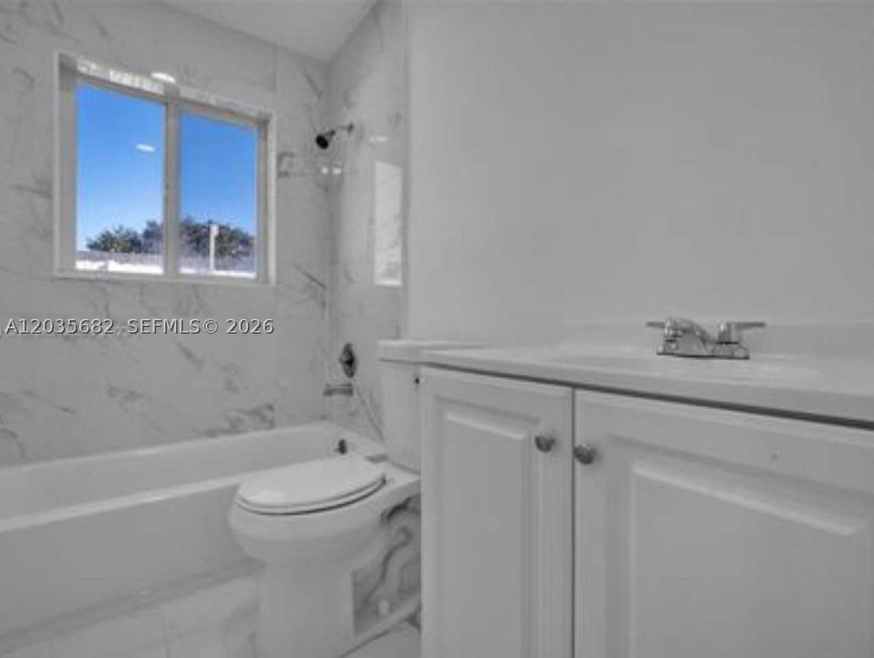 3811 Nw 6th Pl #0 - Photo 5 of 15