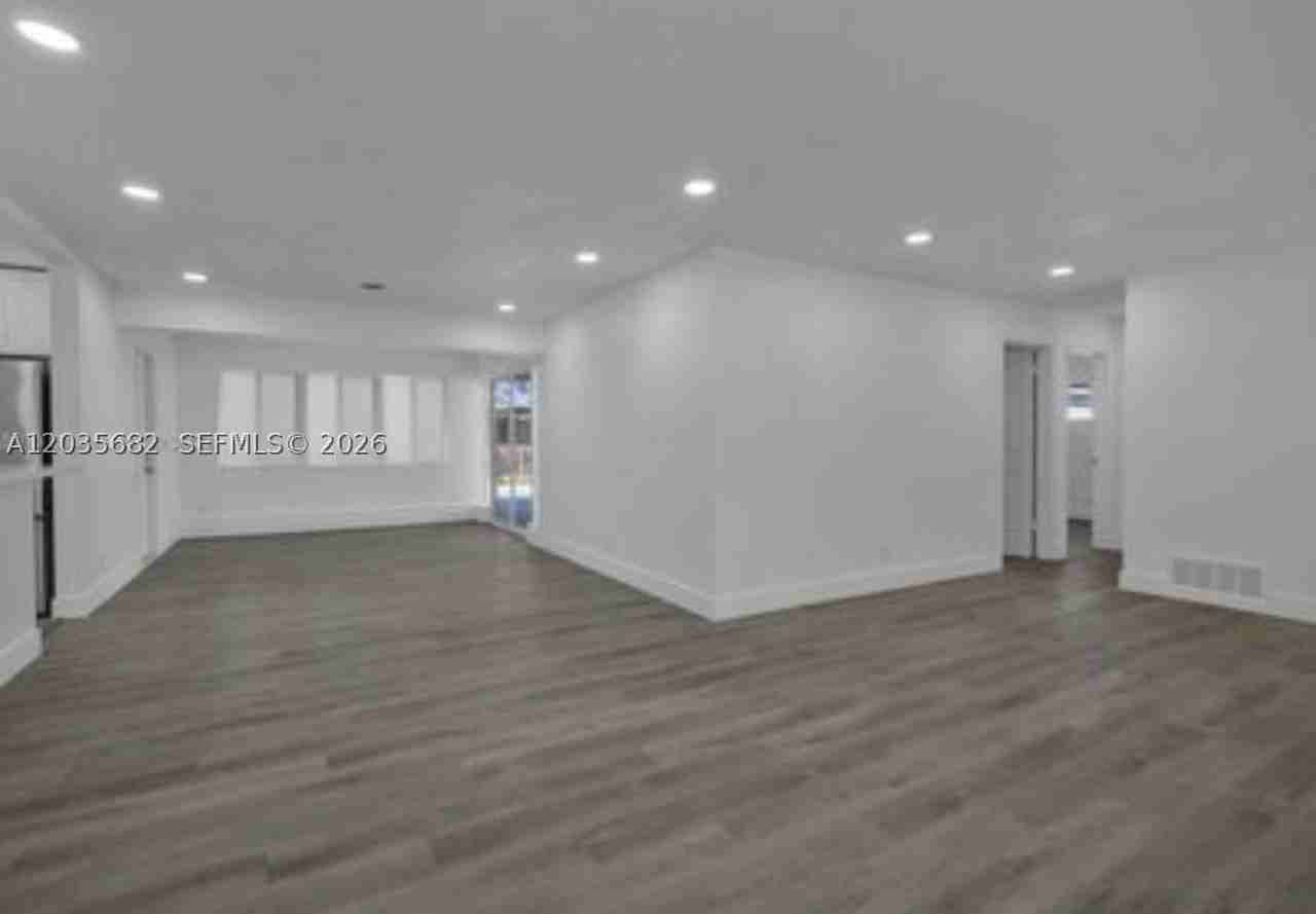 3811 Nw 6th Pl #0 - Photo 6 of 15