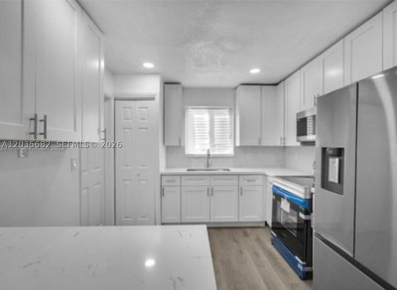 3811 Nw 6th Pl #0 - Photo 7 of 15
