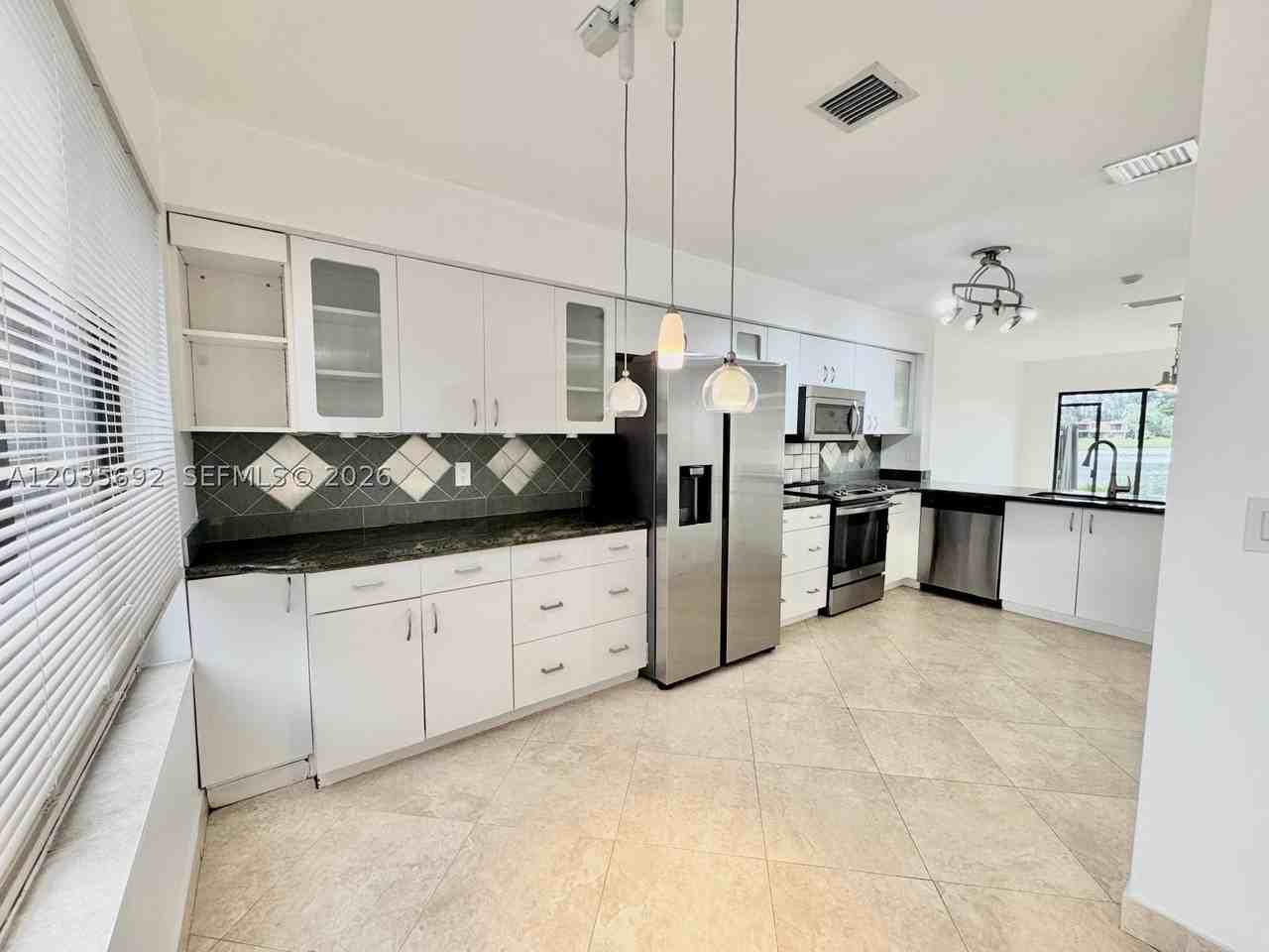 1415 Sw 110th Way #1415 - Photo 6 of 33