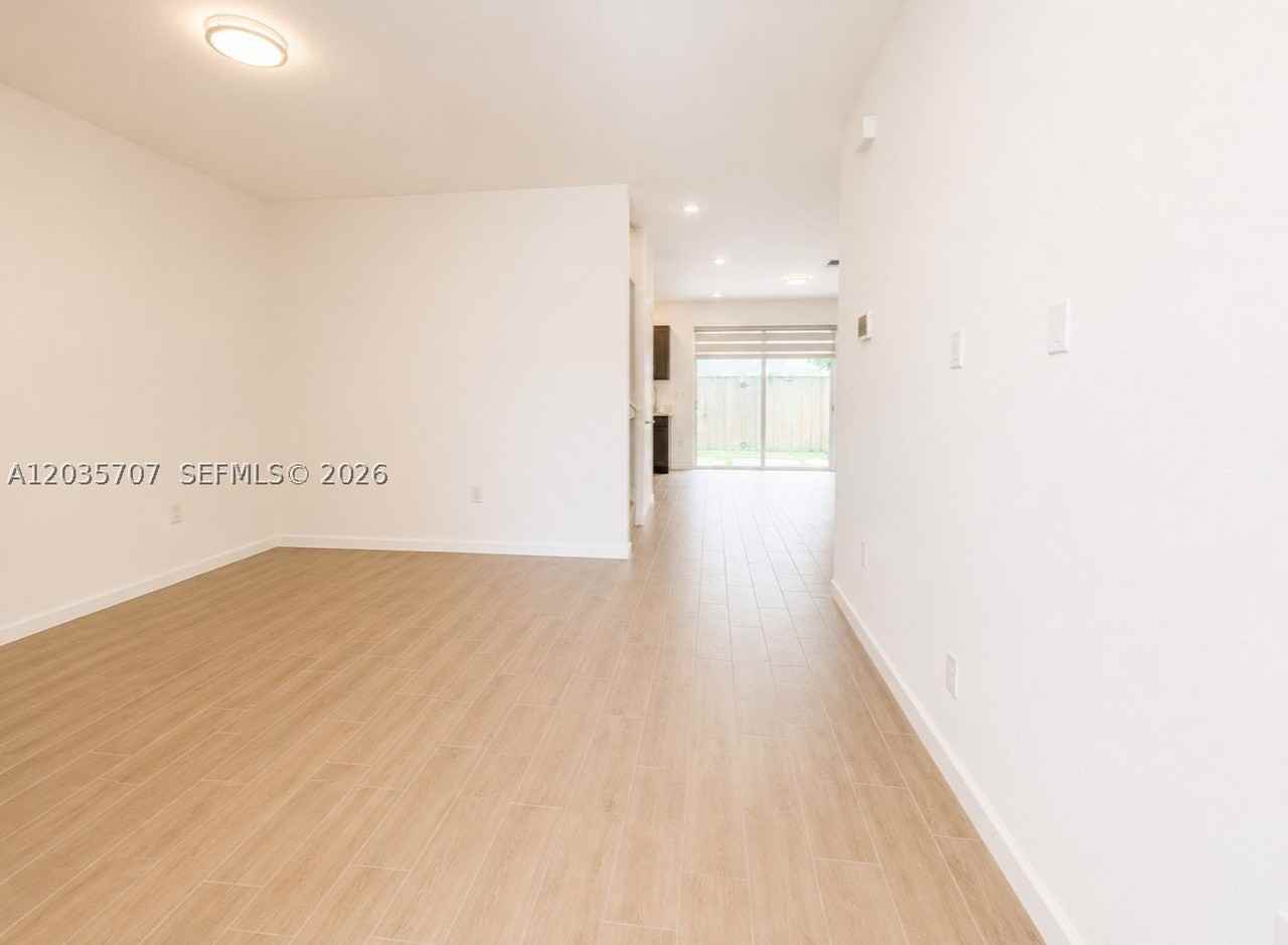2459 Se 10th St #2459 - Photo 3 of 14
