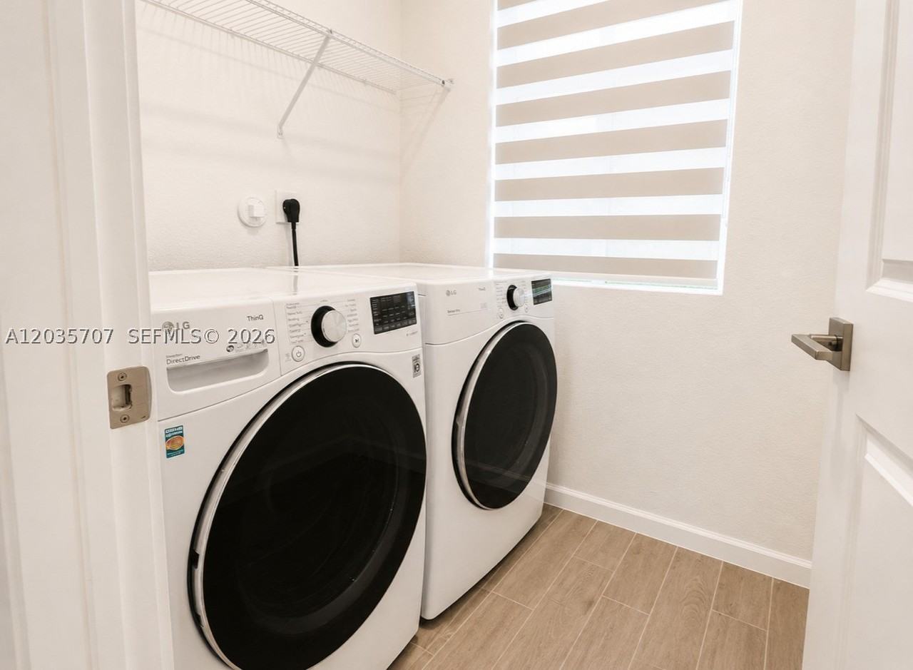 2459 Se 10th St #2459 - Photo 5 of 14