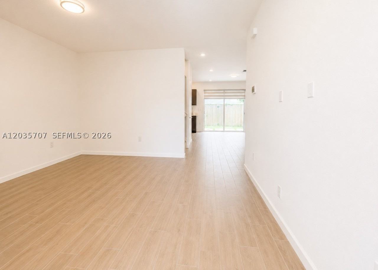 2459 Se 10th St #2459 - Photo 6 of 14