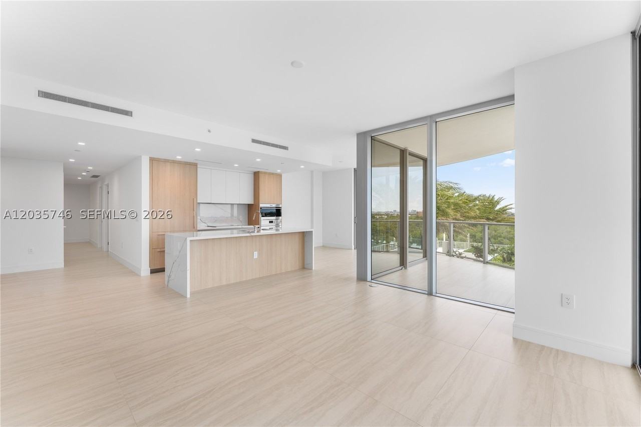 Laguna Cir #705 - Photo 2 of 40