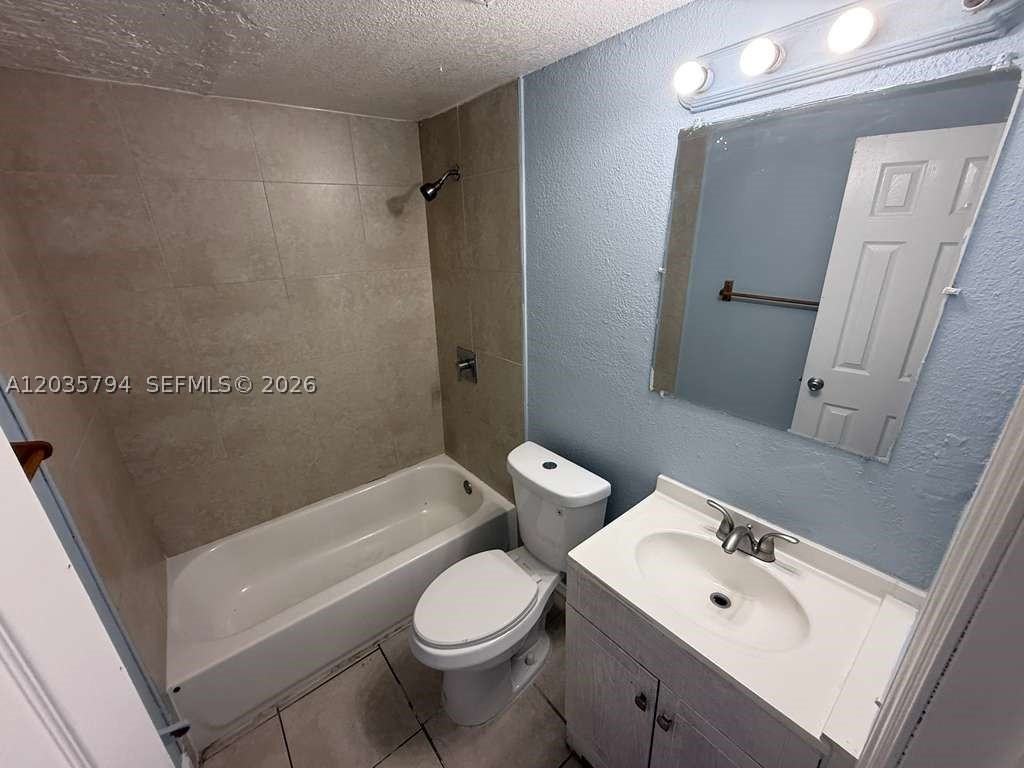 2014 Funston St #C - Photo 4 of 6