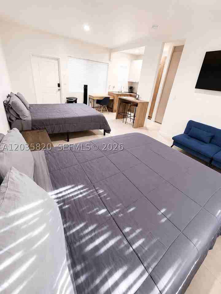 245 Ne 33rd St #104 - Photo 7 of 18