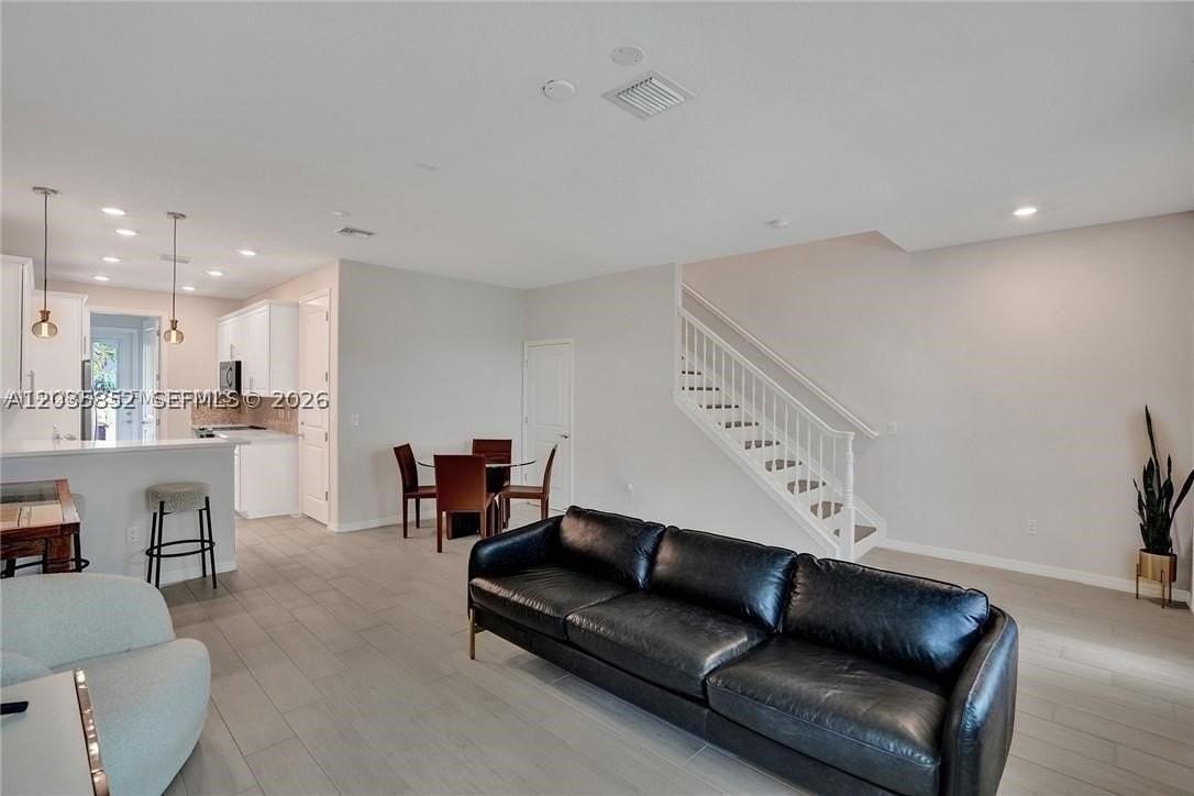 5140 Eucalyptus Dr #5