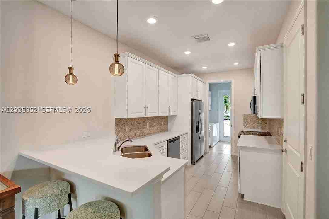 5140 Eucalyptus Dr #5 - Photo 2 of 33