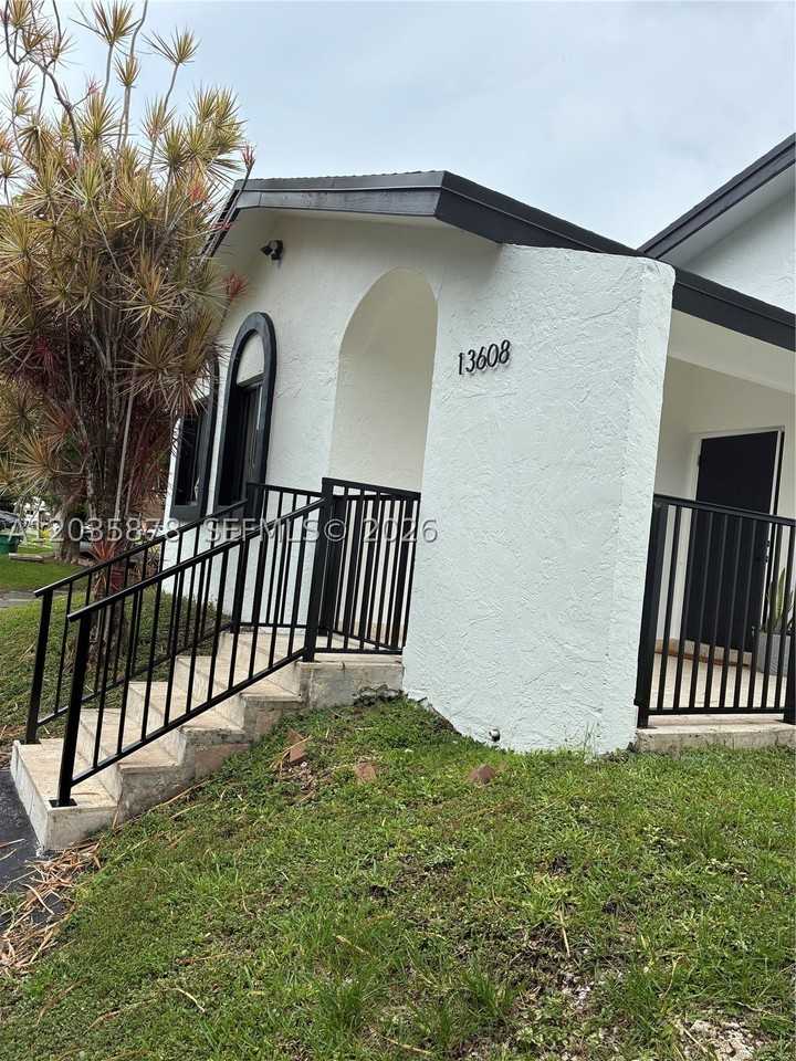 13608 Sw 286th Ter - Photo 2 of 11