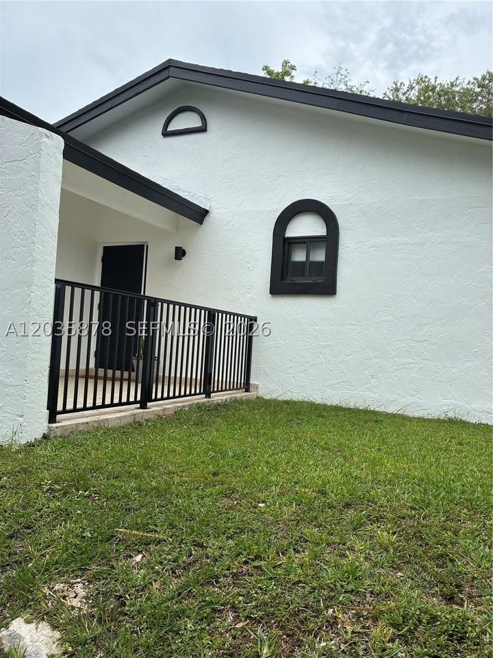 13608 Sw 286th Ter - Photo 3 of 11