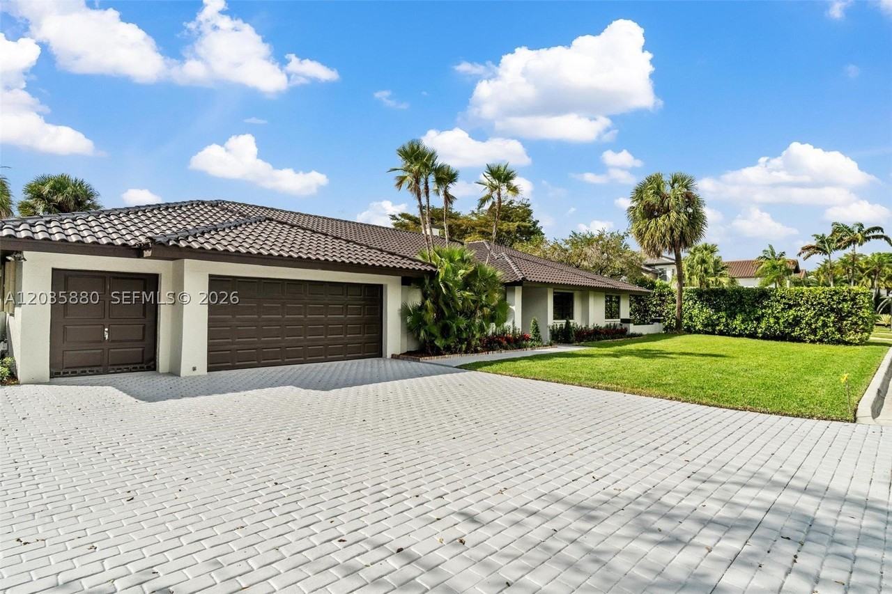5254 Nw 94th Doral Pl - Photo 2 of 8