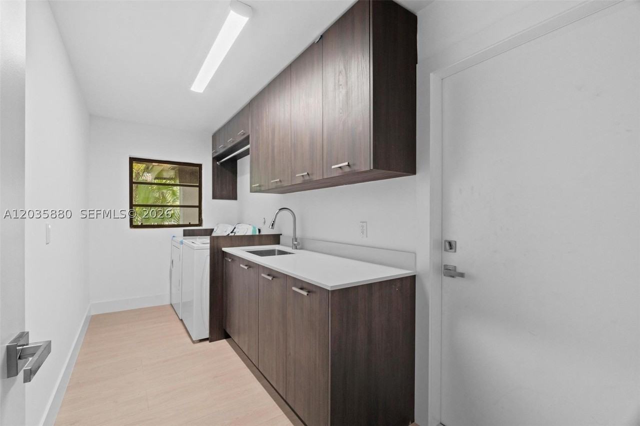 5254 Nw 94th Doral Pl - Photo 4 of 8