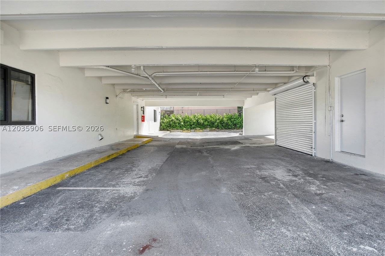 5980 Sw 40th Ave #C - Photo 4 of 47