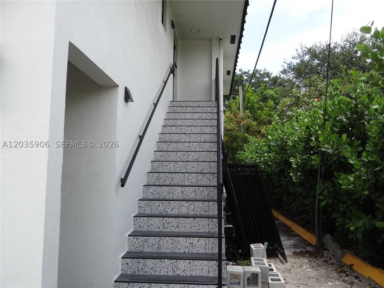 5980 Sw 40th Ave #C - Photo 6 of 47