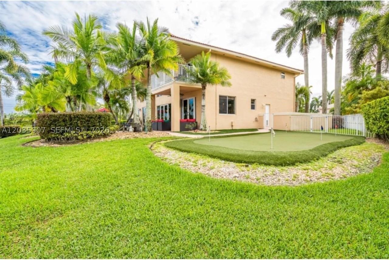 1333 Sw 175th Way - Photo 5 of 48
