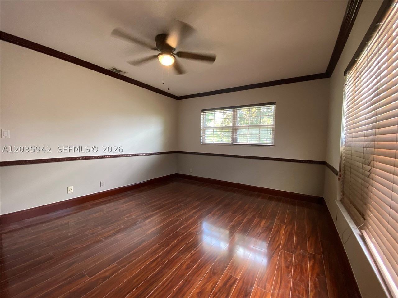 490 Bonaventure Blvd - Photo 5 of 25