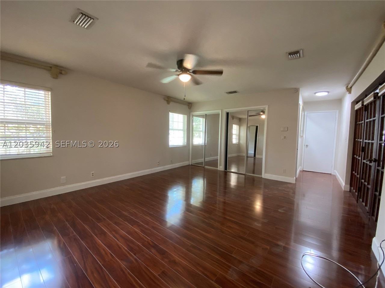 490 Bonaventure Blvd - Photo 6 of 25