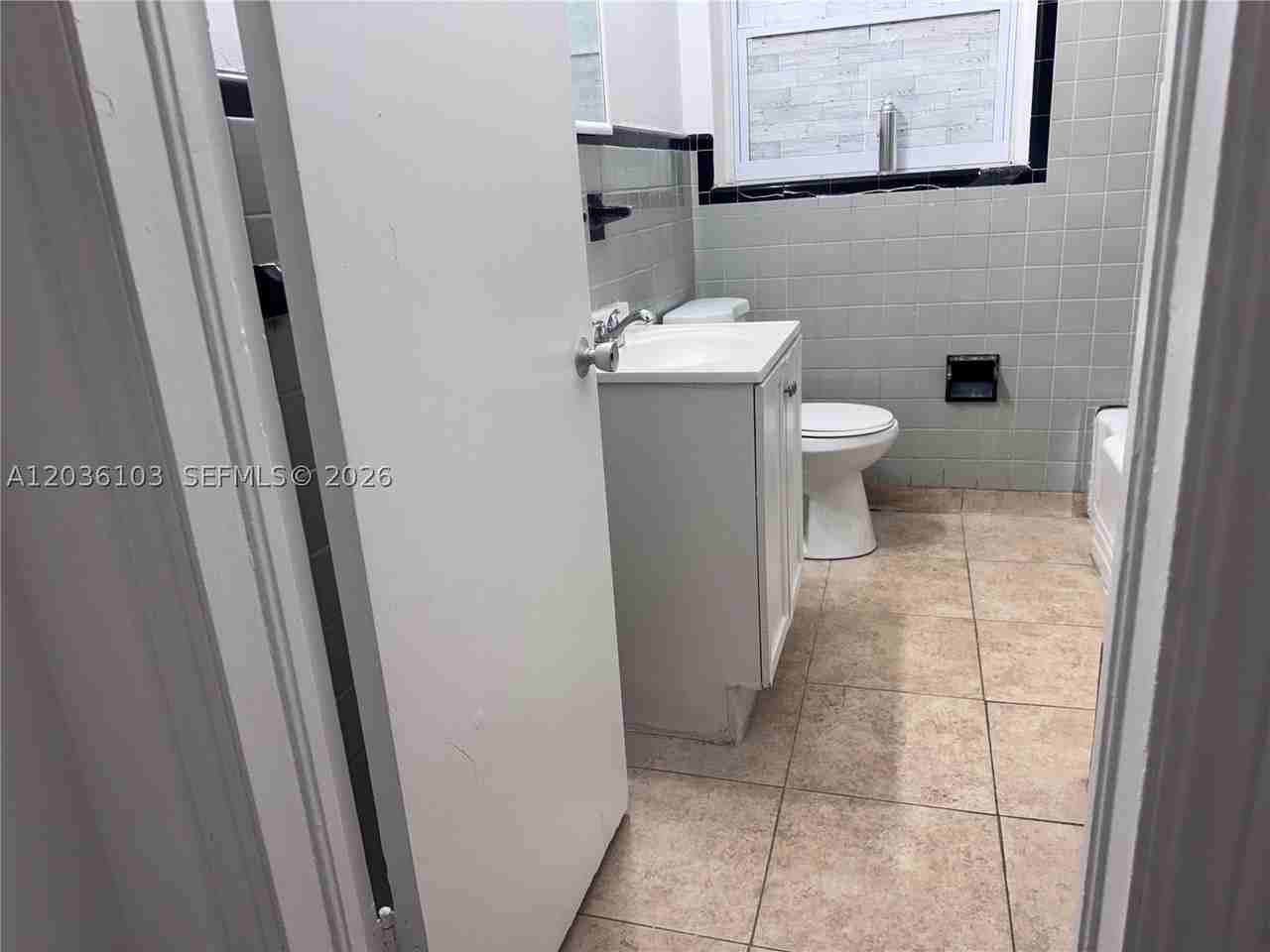 1238 Ne 110th St #1 - Photo 4 of 5