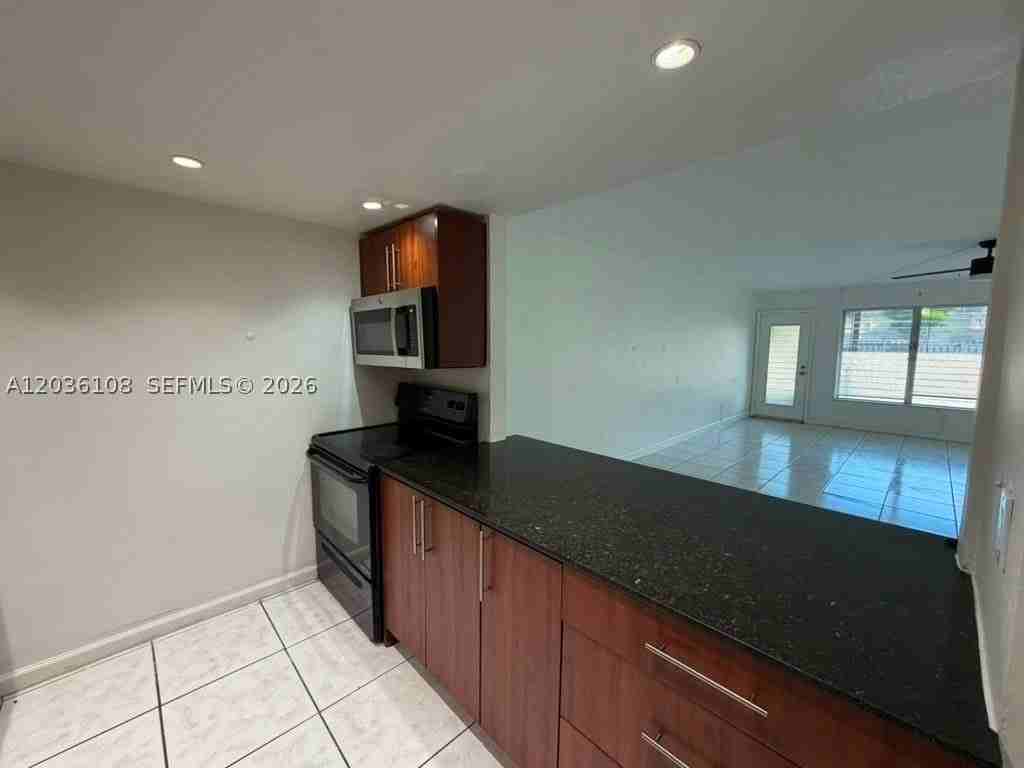 1885 Ne 121st St #8 - Photo 3 of 9