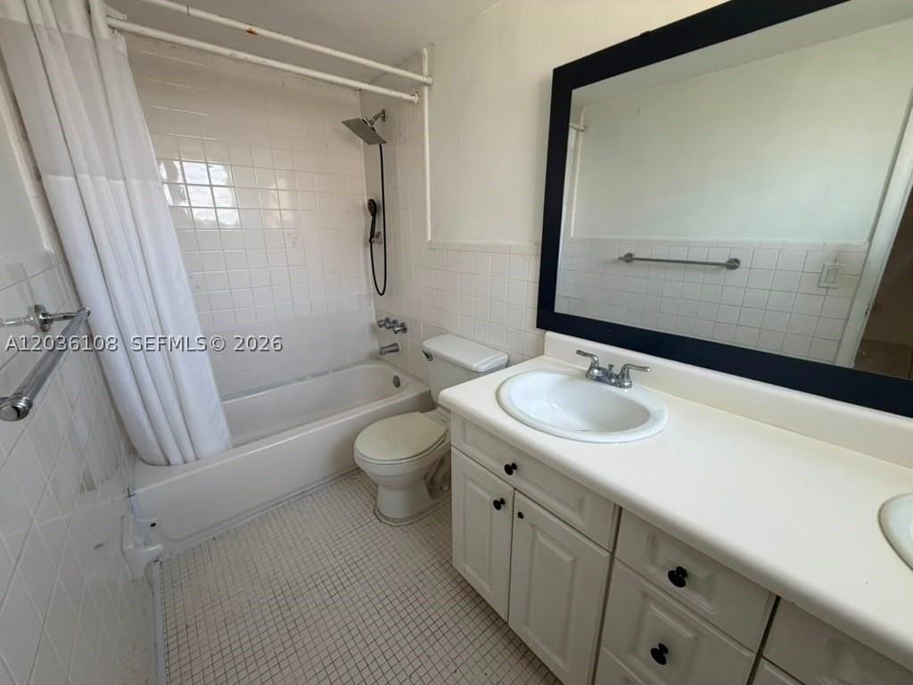 1885 Ne 121st St #8 - Photo 6 of 9