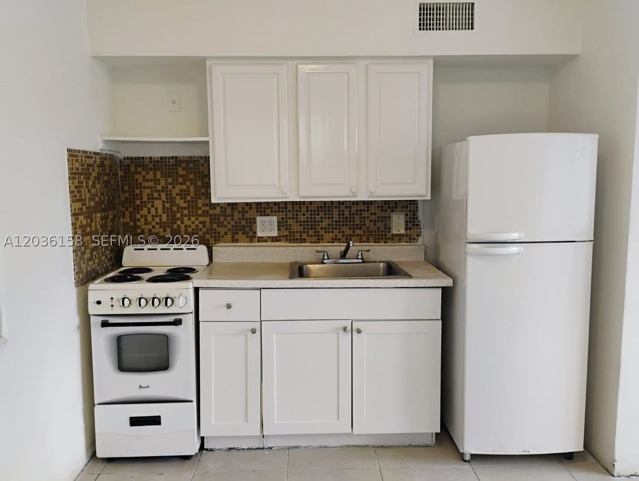101 Nw 29th Ave #1 - Photo 3 of 11