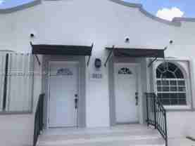 3244 Sw 3rd St #L - Photo 1 of 1
