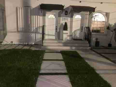 3244 Sw 3rd St #L - Photo 2 of 15