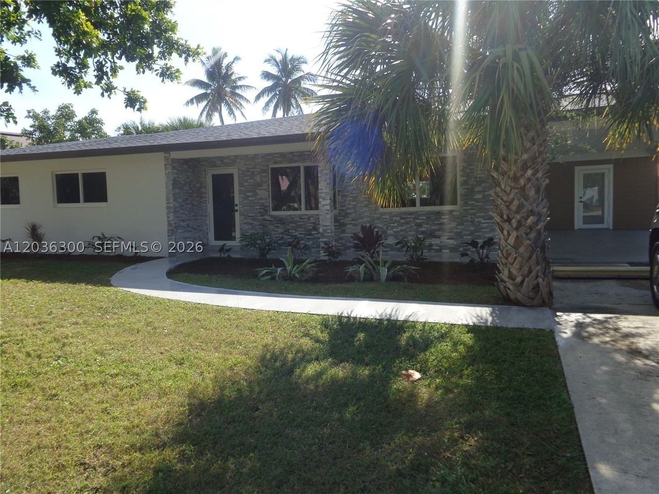 1565 Thumb Point Dr - Photo 2 of 50