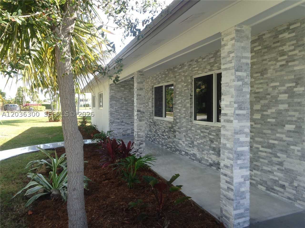 1565 Thumb Point Dr - Photo 3 of 50