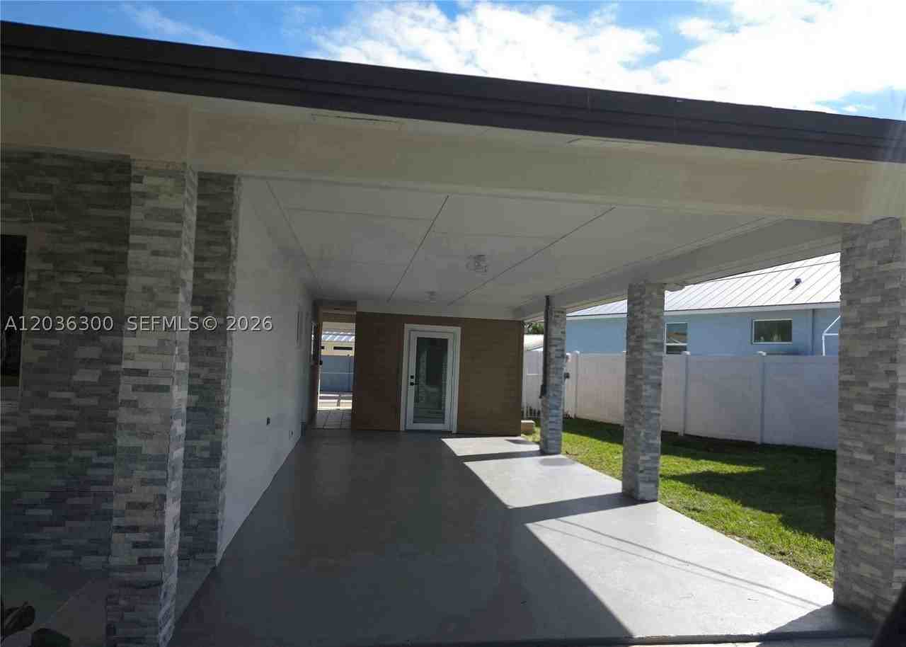 1565 Thumb Point Dr - Photo 6 of 50