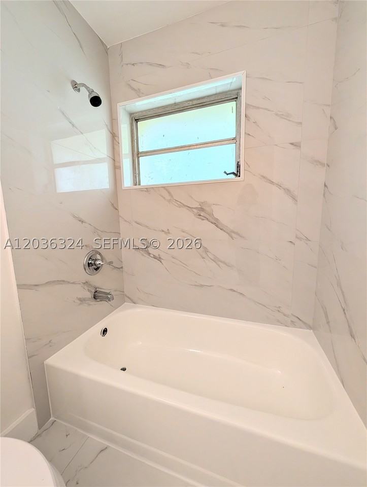58 Sw 14th Ter #NA - Photo 7 of 20