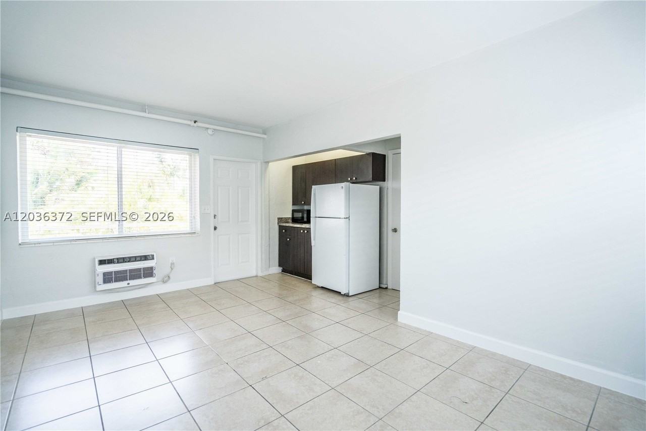 8315 Byron Ave #7A - Photo 4 of 13