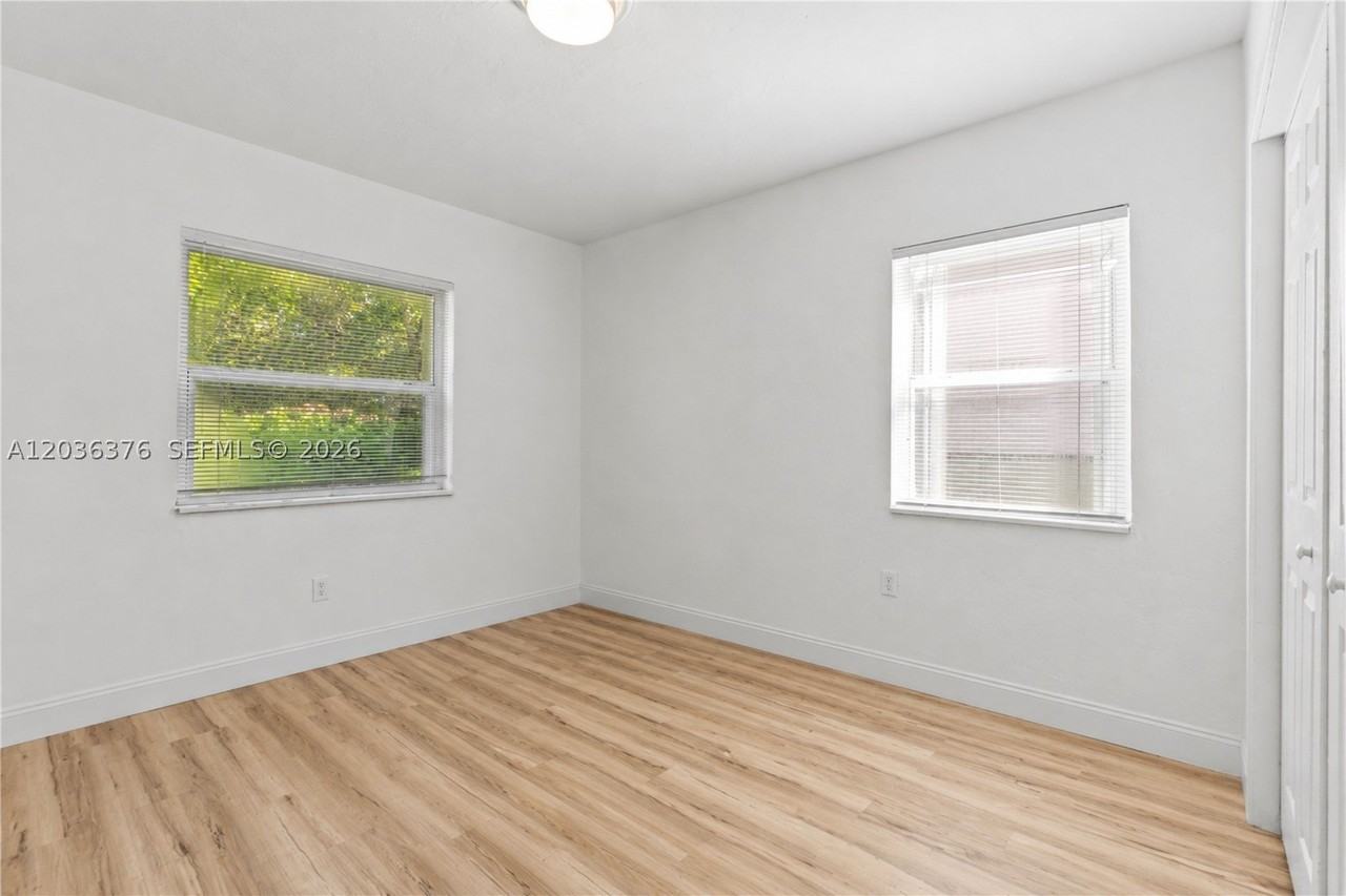2530 Sw 27th St #2530 - Photo 6 of 12