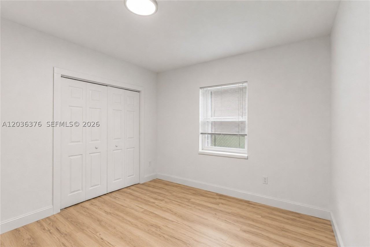 2530 Sw 27th St #2530 - Photo 7 of 12