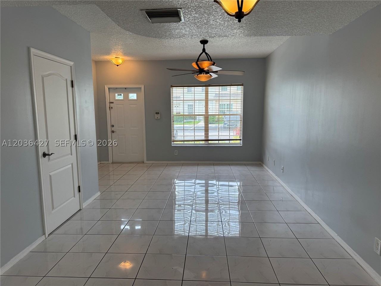 77 Simonton Cir #77 - Photo 3 of 15
