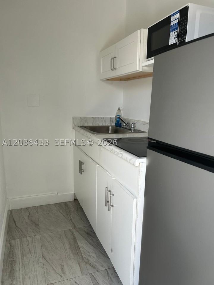 16271 Sw 92nd Ter #0 - Photo 2 of 5