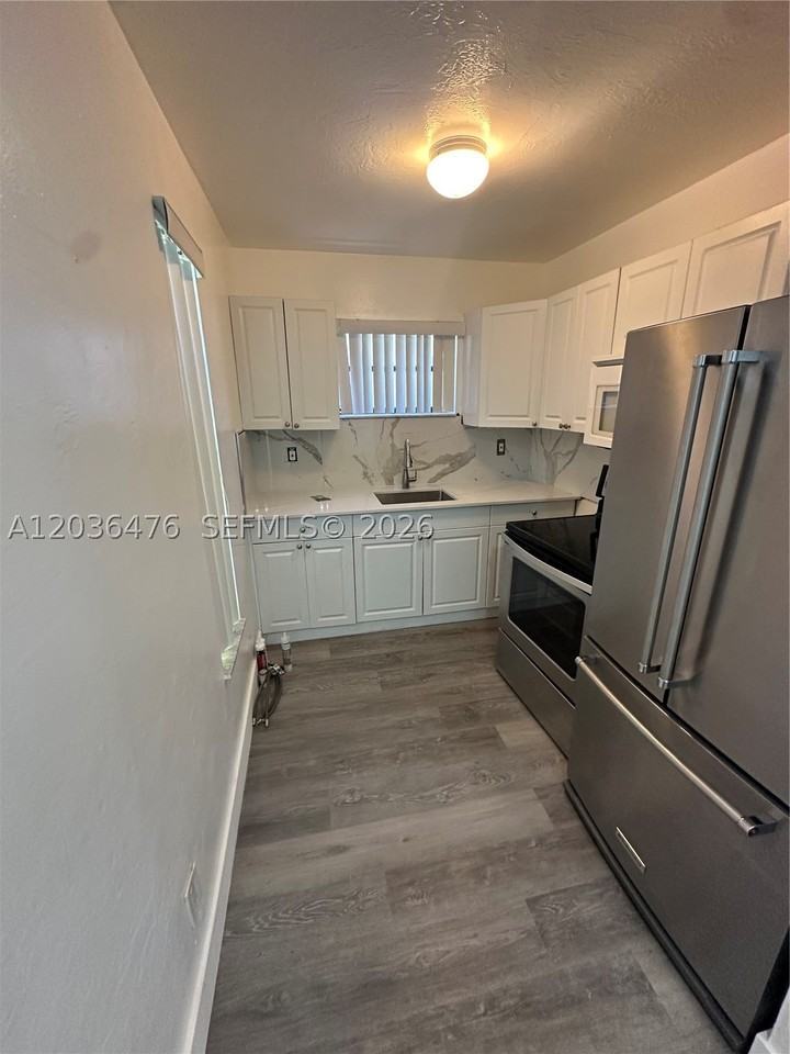 1670 Harding St #A - Photo 3 of 16