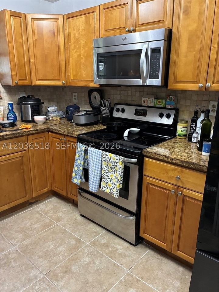 2441 Sw 111th Ave #2441 - Photo 6 of 19