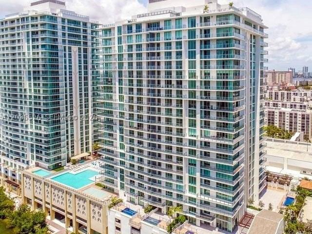 330 Sunny Isles Blvd
