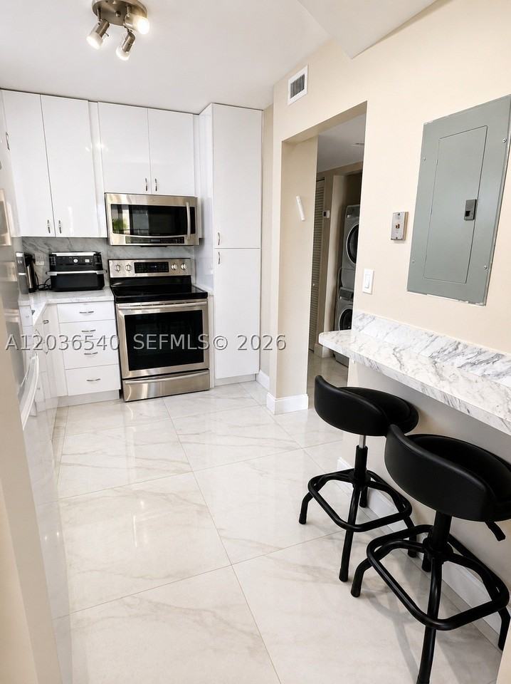 4122 Collins Ave #6A - Photo 5 of 13