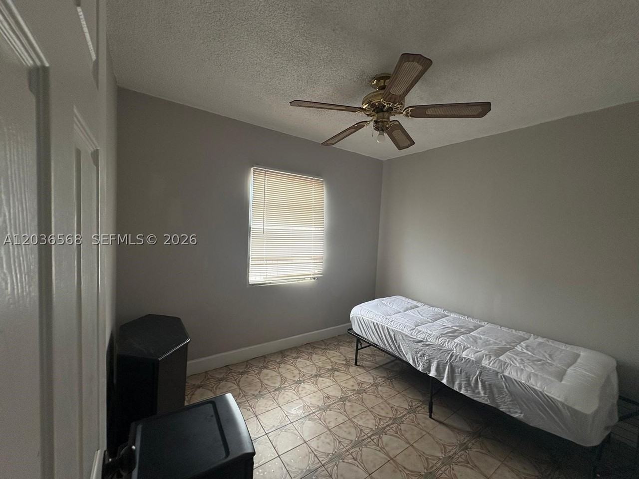 610 Ne 4th Pl #1 - Photo 2 of 4