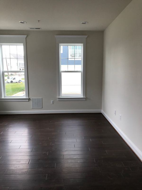 8845 Urbana Church Rd - Photo 4 of 19