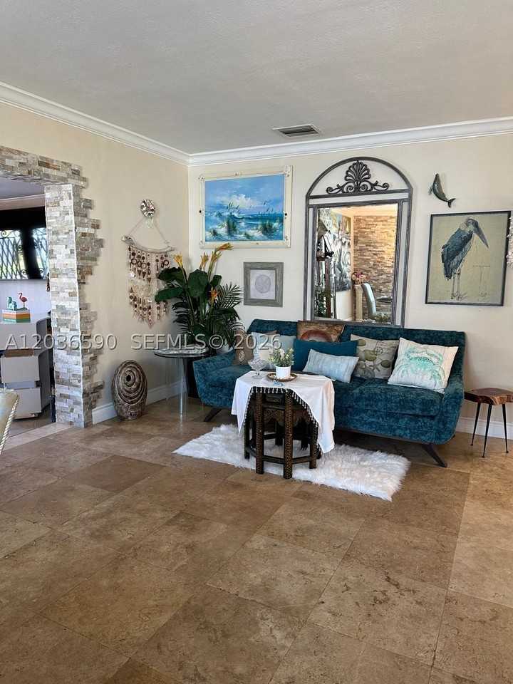 707 Sw 3rd Ave - Photo 6 of 22