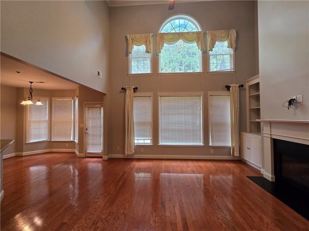 624 Maple Grove Way - Photo 3 of 27